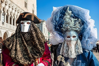 venice-carnival-2019-masks-costumes-traditions